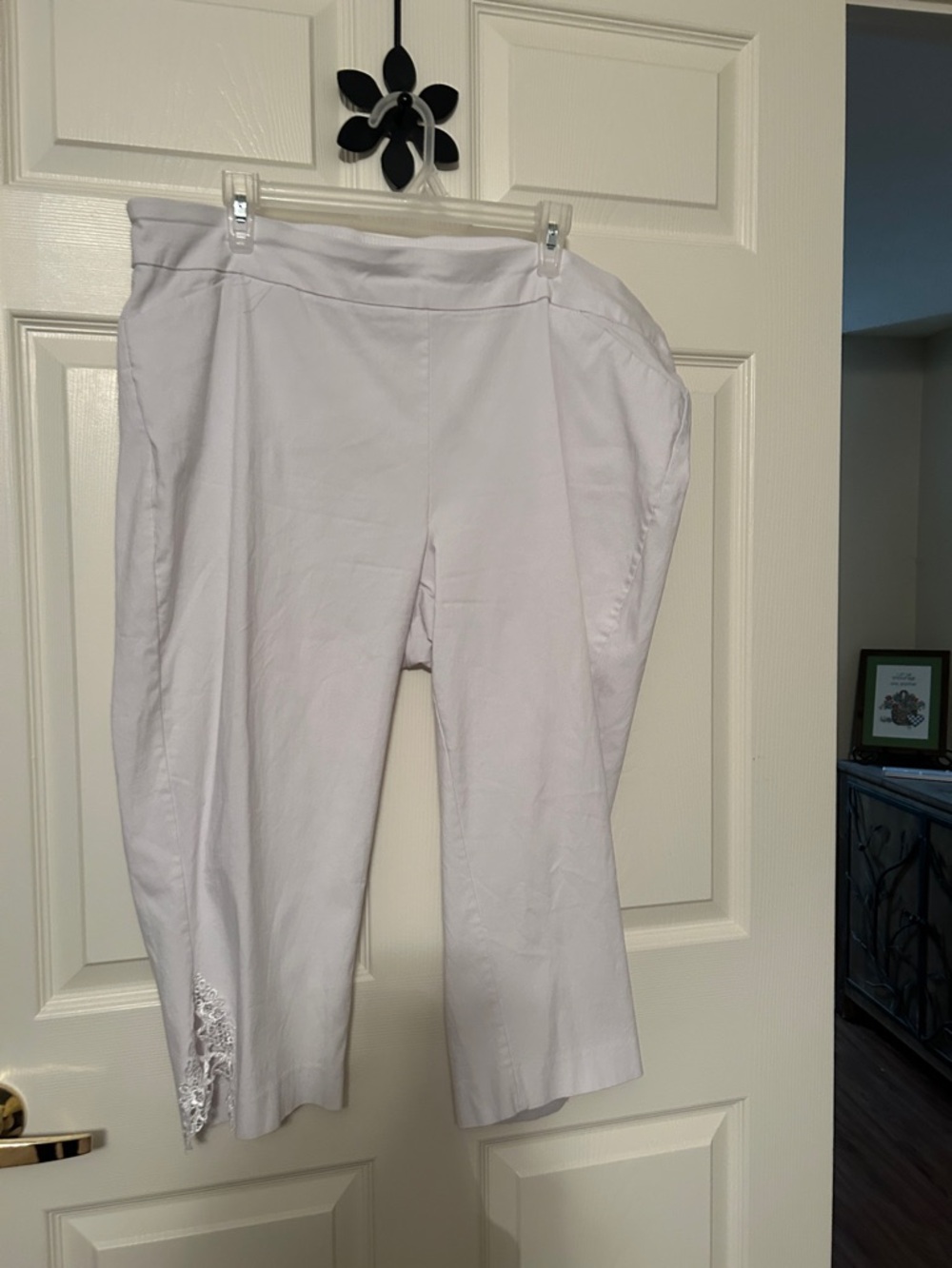 Briggs White Cropped Pants with Lace Accent